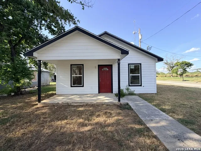 539 WACO ST Pleasanton, TX 78064