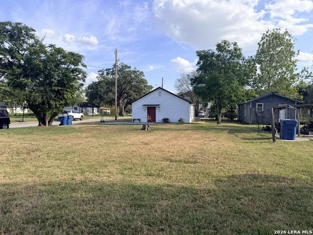 539 WACO ST Pleasanton, TX 78064