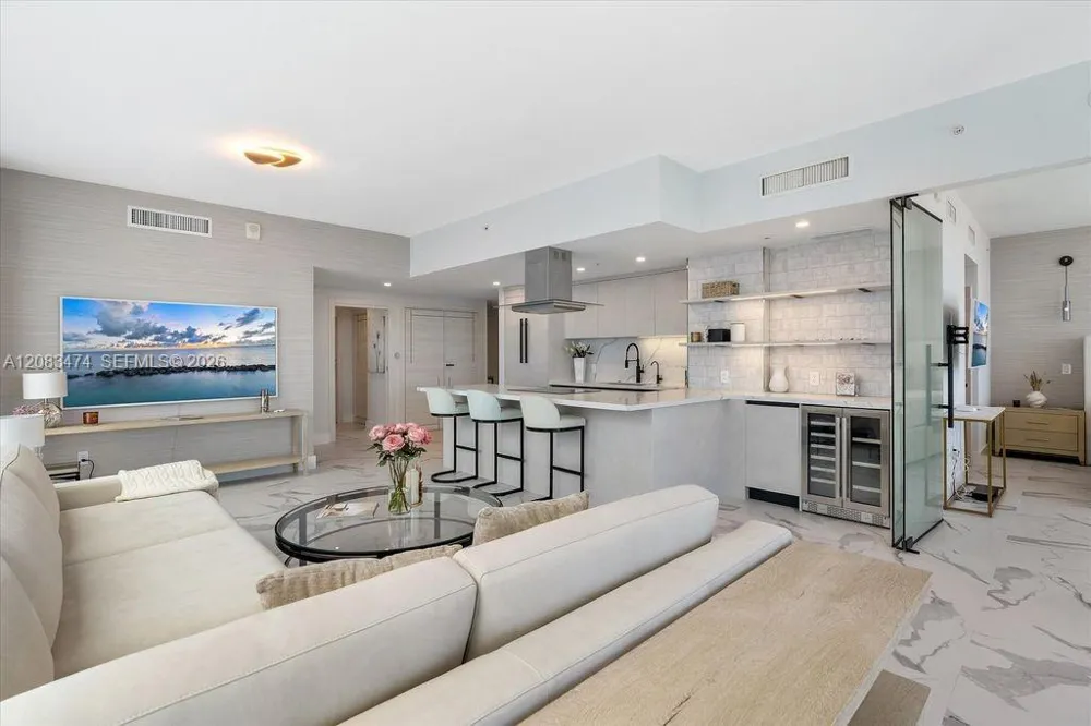 6899 Collins Ave #1008 Miami Beach, FL 33141