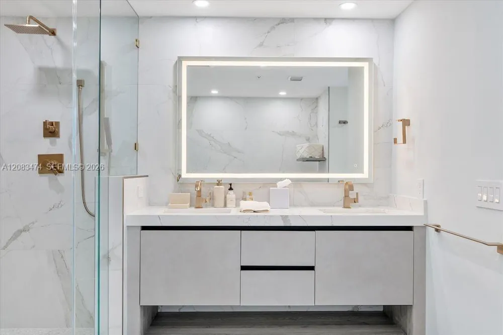 6899 Collins Ave #1008 Miami Beach, FL 33141