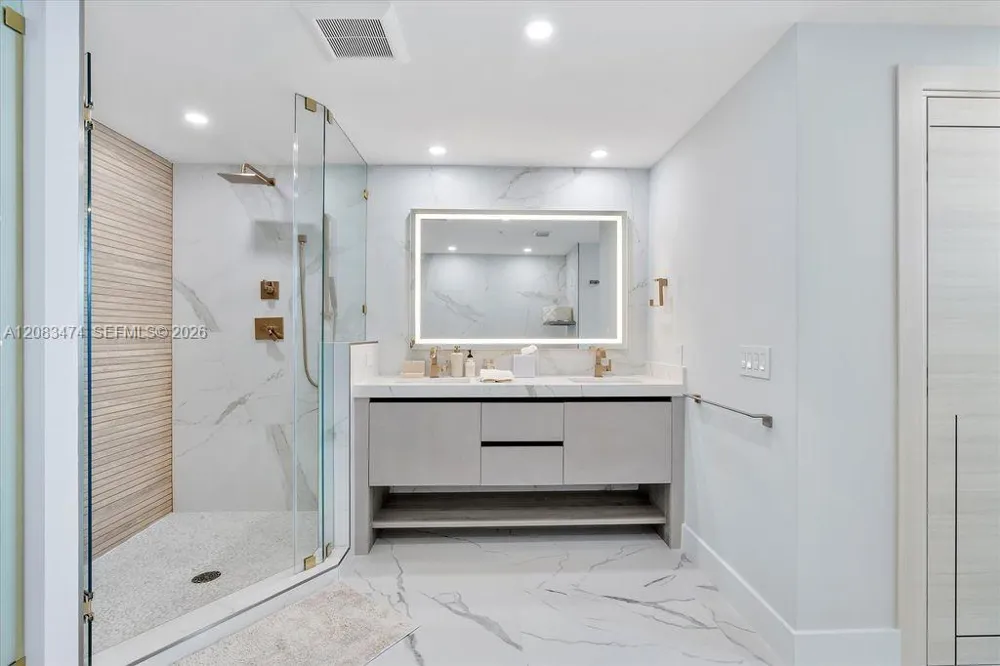 6899 Collins Ave #1008 Miami Beach, FL 33141