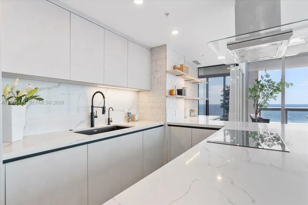 6899 Collins Ave #1008 Miami Beach, FL 33141