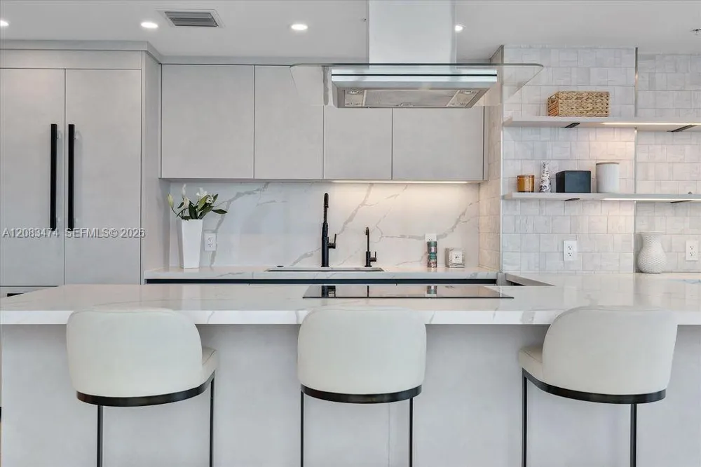 6899 Collins Ave #1008 Miami Beach, FL 33141