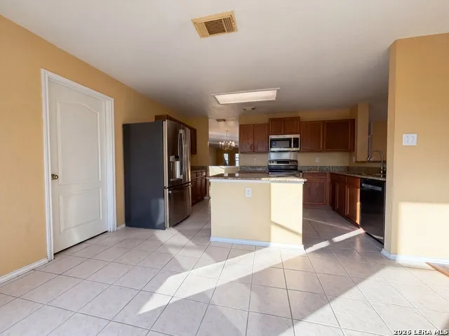 121 SPRINGTREE FLD Cibolo, TX 78108