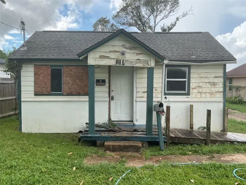 213 E Bernard Street