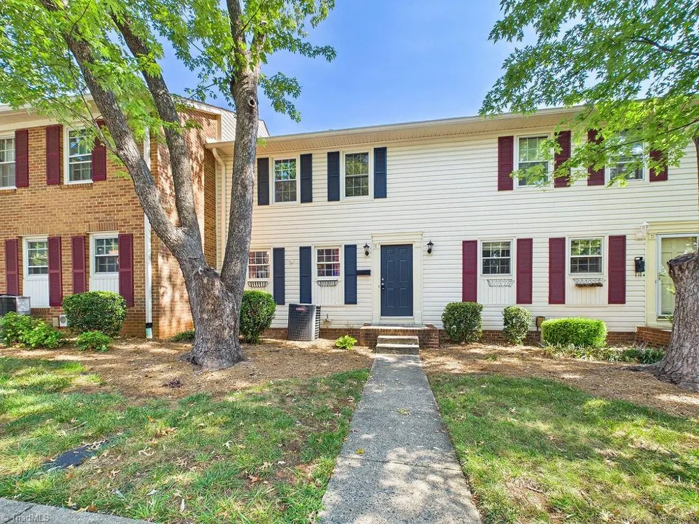 3219 Regents Park Lane #C Greensboro, NC 27455