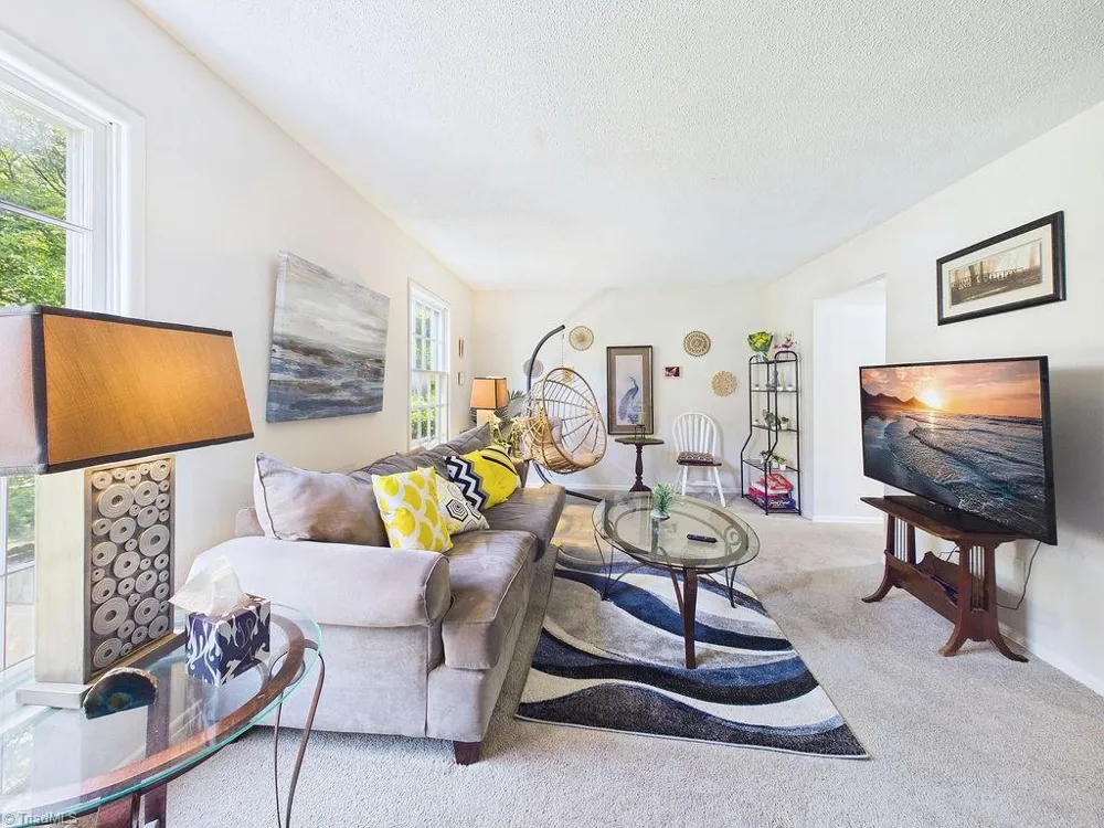 3219 Regents Park Lane #C Greensboro, NC 27455