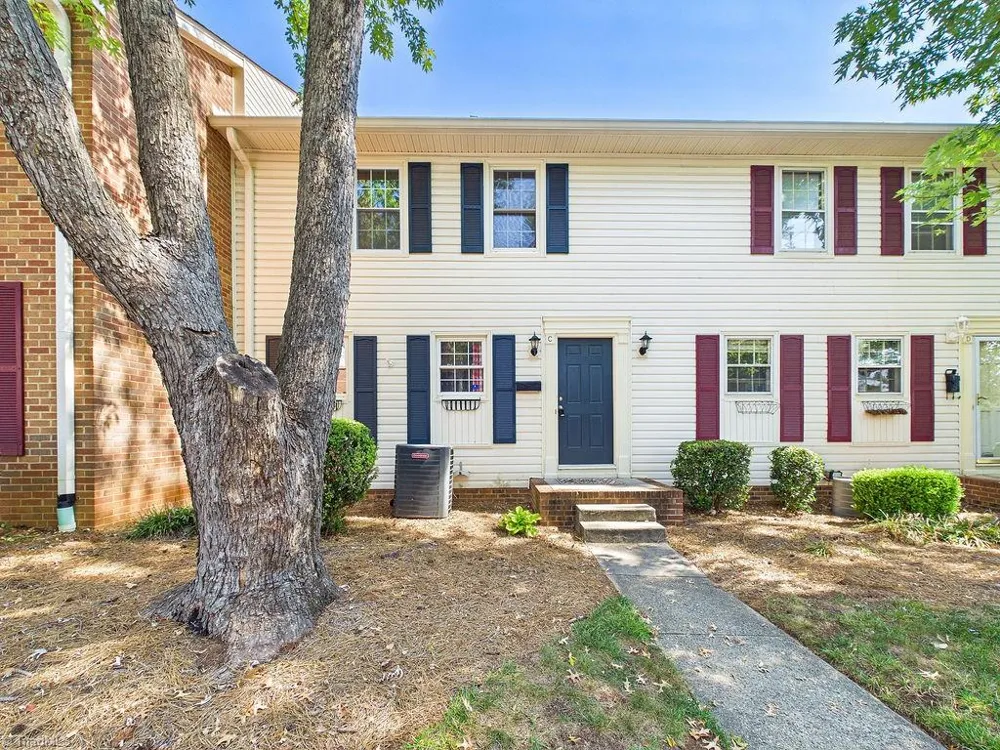 3219 Regents Park Lane #C Greensboro, NC 27455