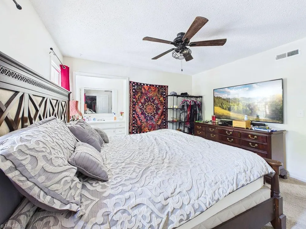 3219 Regents Park Lane #C Greensboro, NC 27455