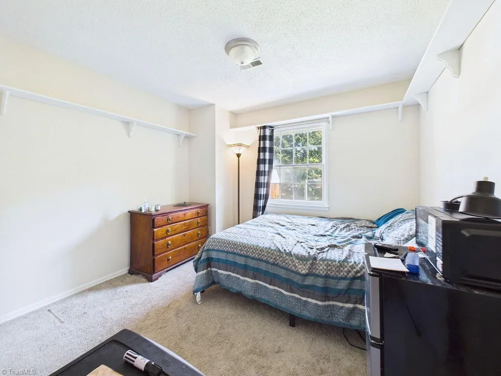 3219 Regents Park Lane #C Greensboro, NC 27455