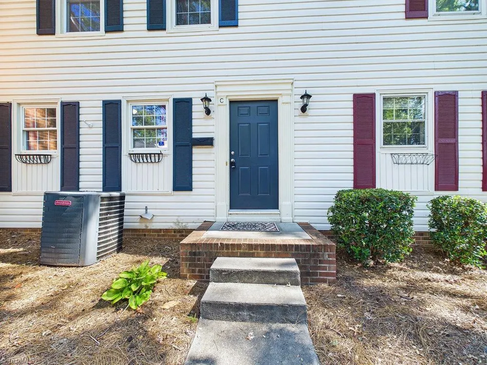 3219 Regents Park Lane #C Greensboro, NC 27455