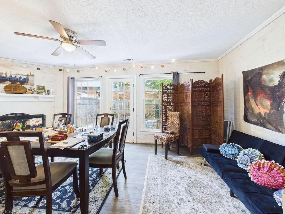 3219 Regents Park Lane #C Greensboro, NC 27455