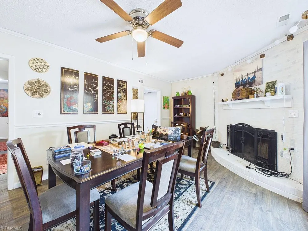 3219 Regents Park Lane #C Greensboro, NC 27455