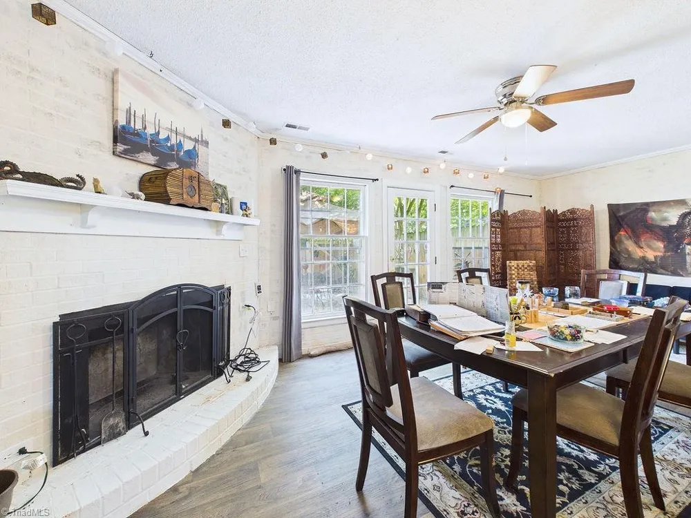 3219 Regents Park Lane #C Greensboro, NC 27455