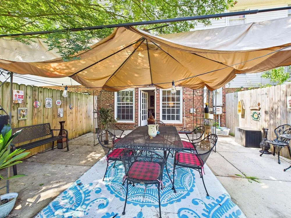 3219 Regents Park Lane #C Greensboro, NC 27455