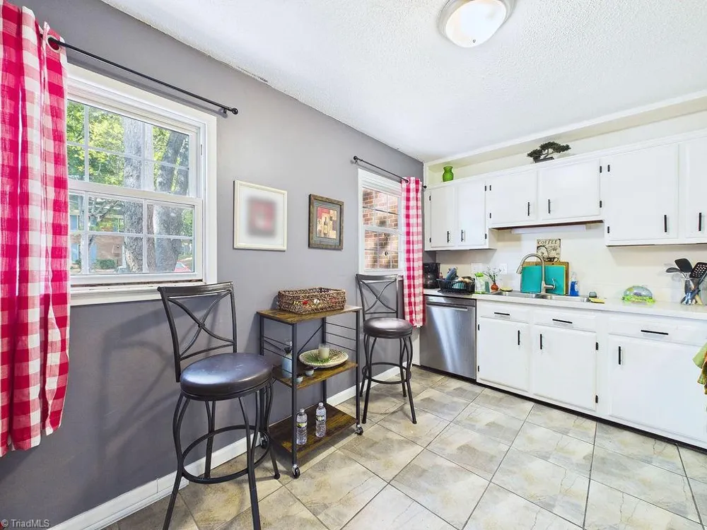 3219 Regents Park Lane #C Greensboro, NC 27455