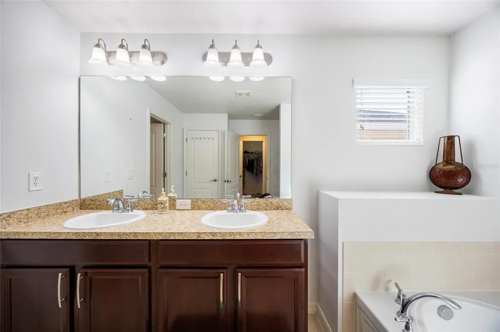 9026 SIENNA MOSS LANE Riverview, FL 33578