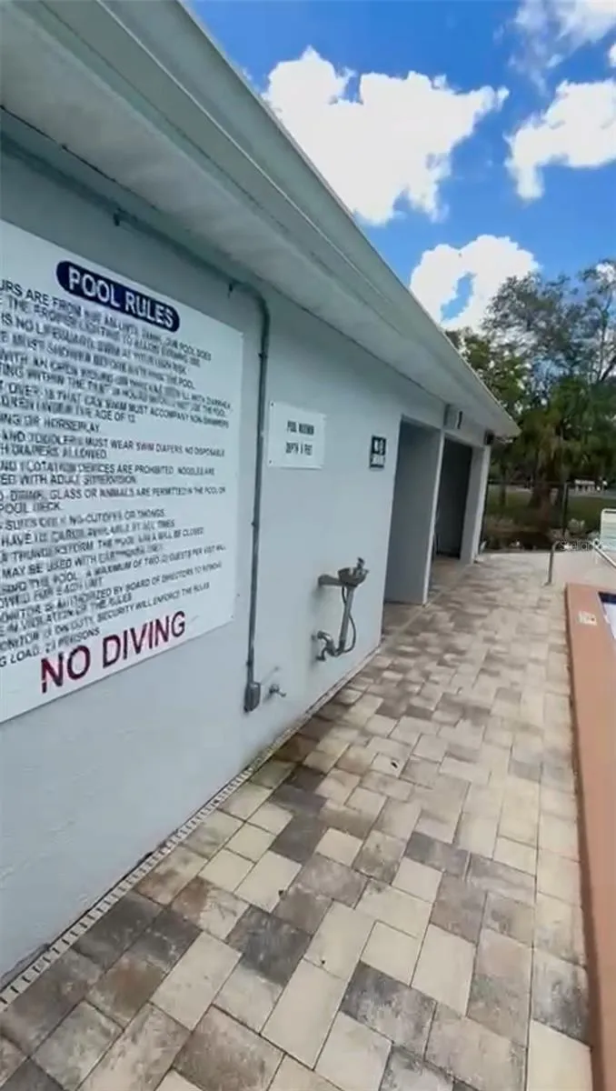 4127 DOLPHIN DRIVE #4127 Tampa, FL 33617