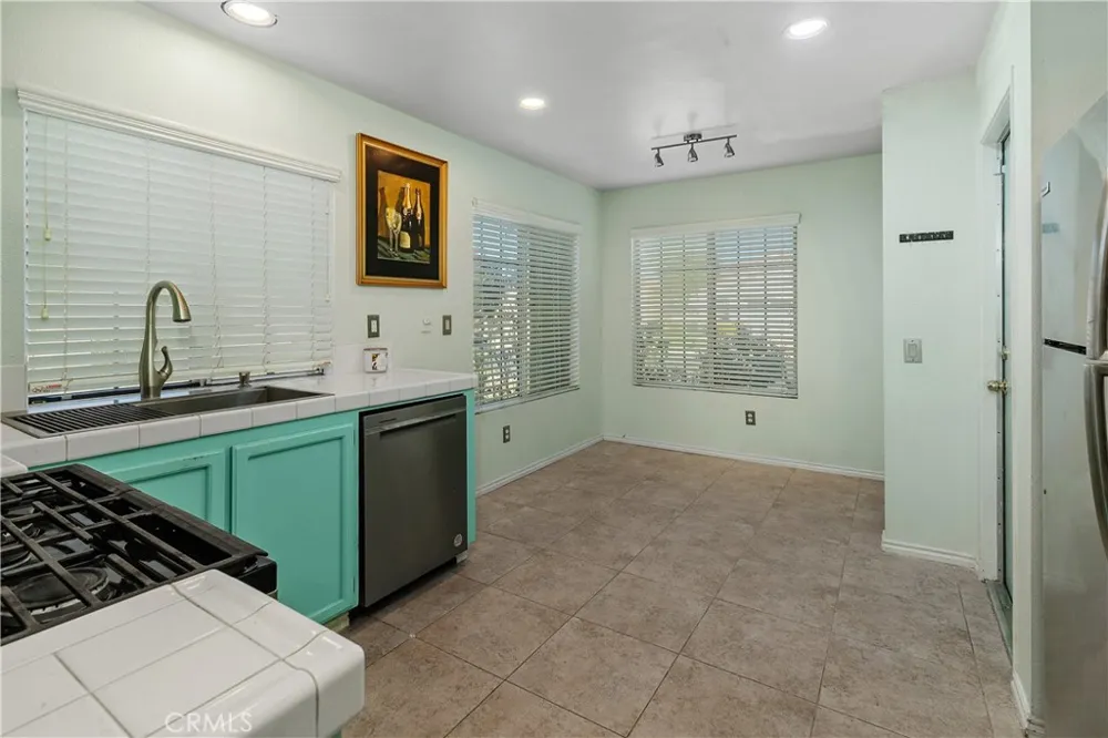 28098 Lemonwood Menifee, CA 92584