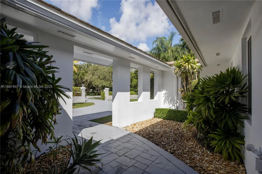 13551 SW 62nd Ave Pinecrest, FL 33156