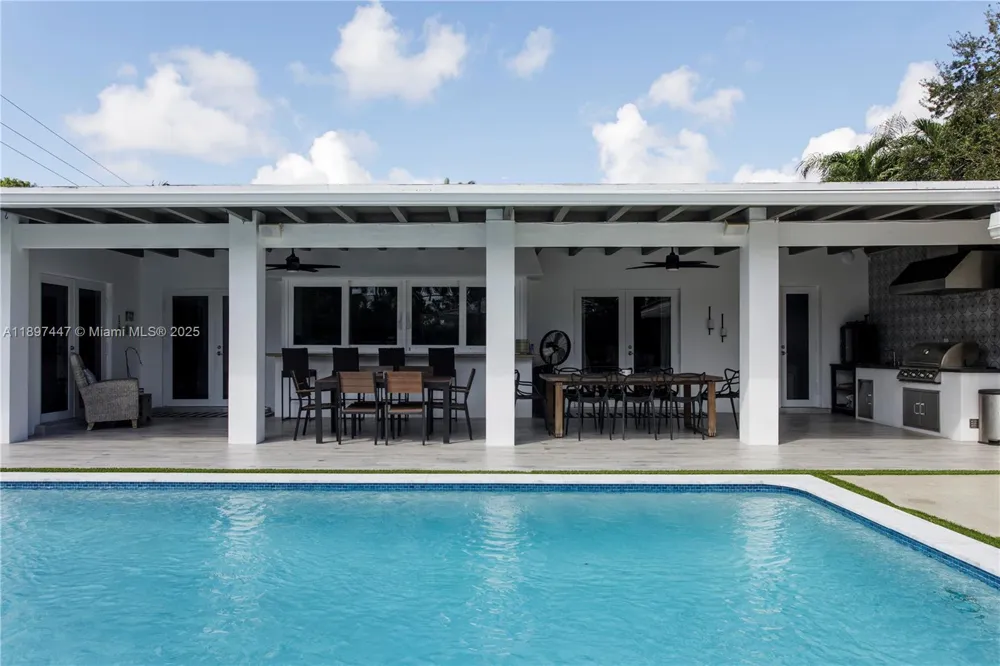 13551 SW 62nd Ave Pinecrest, FL 33156