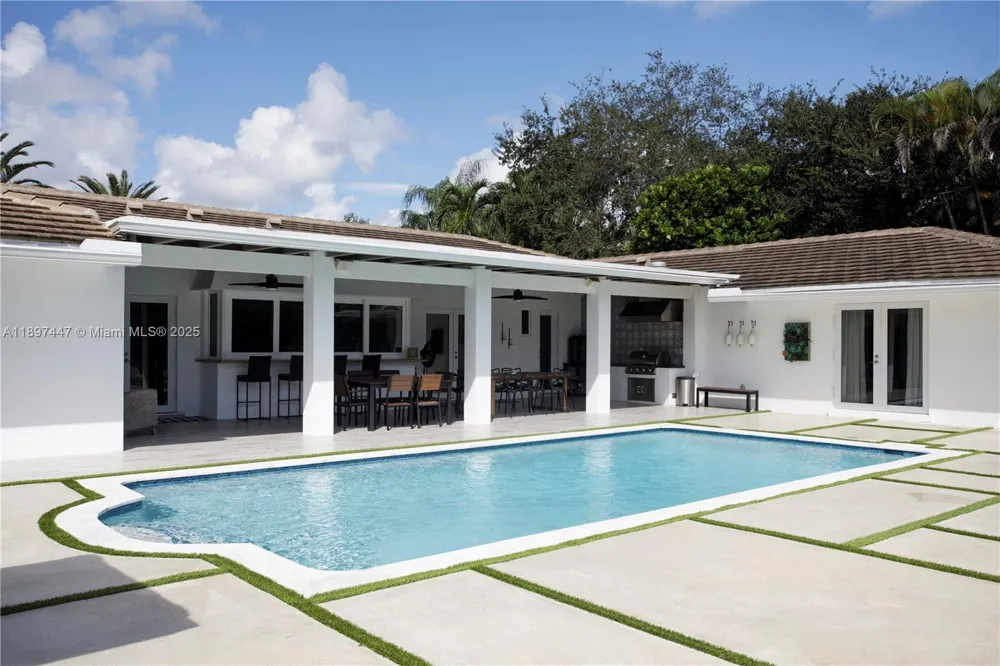 13551 SW 62nd Ave Pinecrest, FL 33156