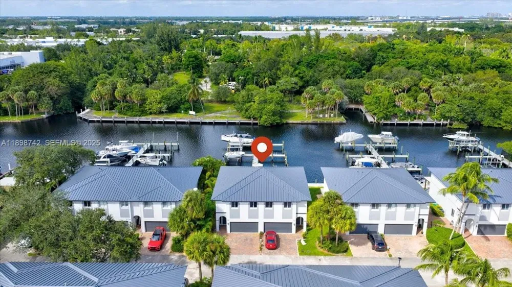 2726 Treasure Cove Cir Dania Beach, FL 33312