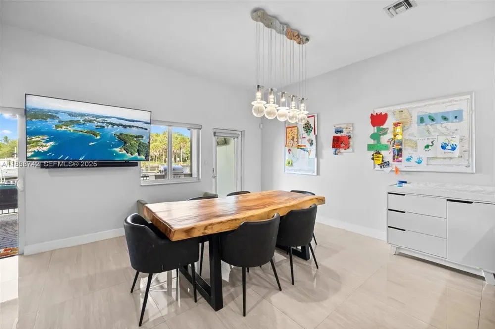 2726 Treasure Cove Cir Dania Beach, FL 33312