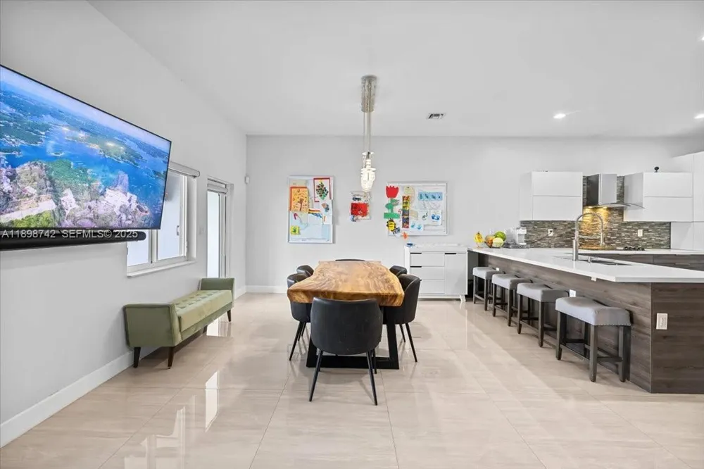 2726 Treasure Cove Cir Dania Beach, FL 33312