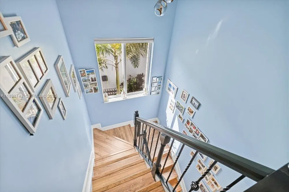 2726 Treasure Cove Cir Dania Beach, FL 33312