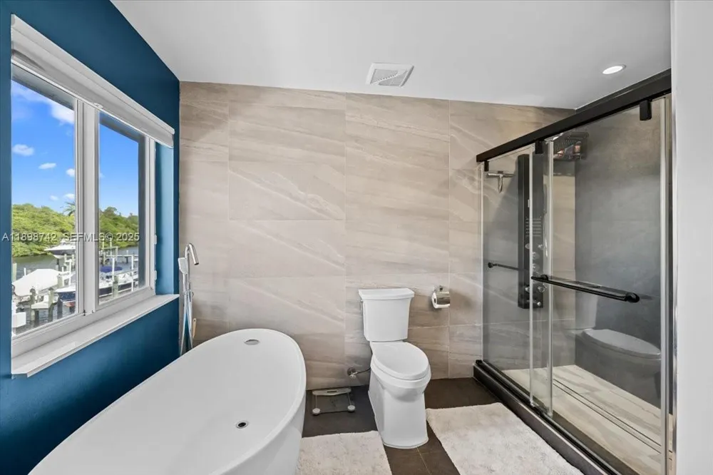2726 Treasure Cove Cir Dania Beach, FL 33312