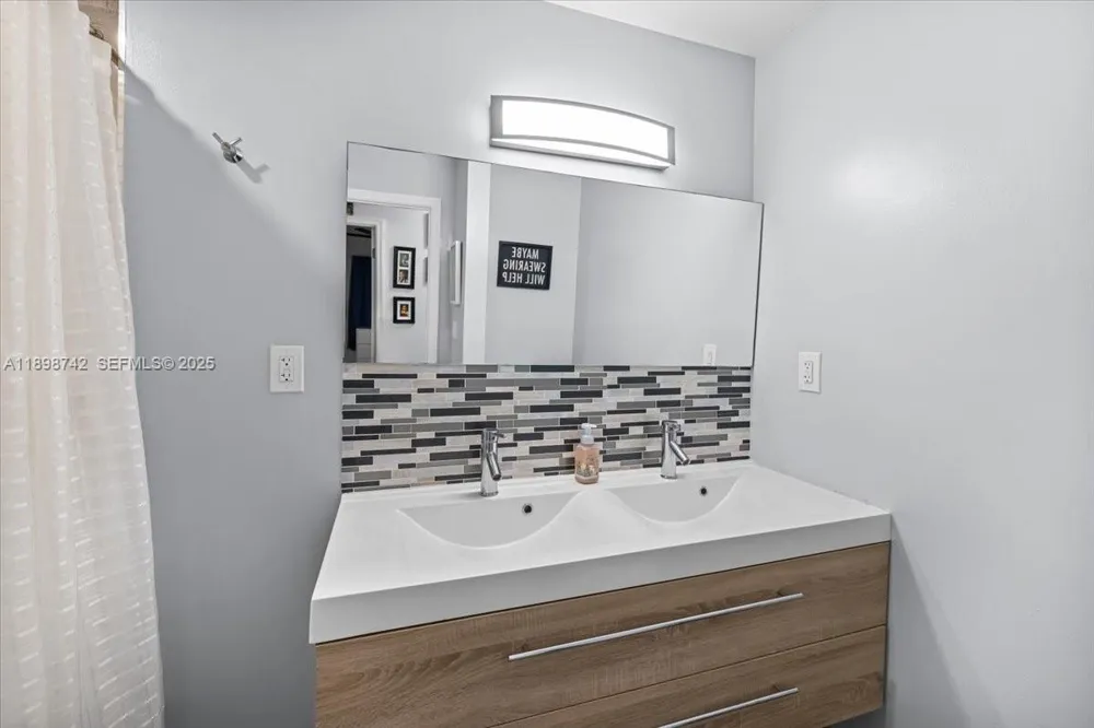 2726 Treasure Cove Cir Dania Beach, FL 33312