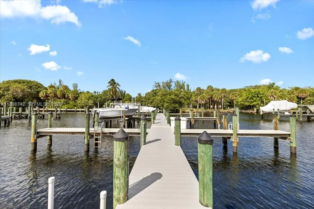 2726 Treasure Cove Cir Dania Beach, FL 33312