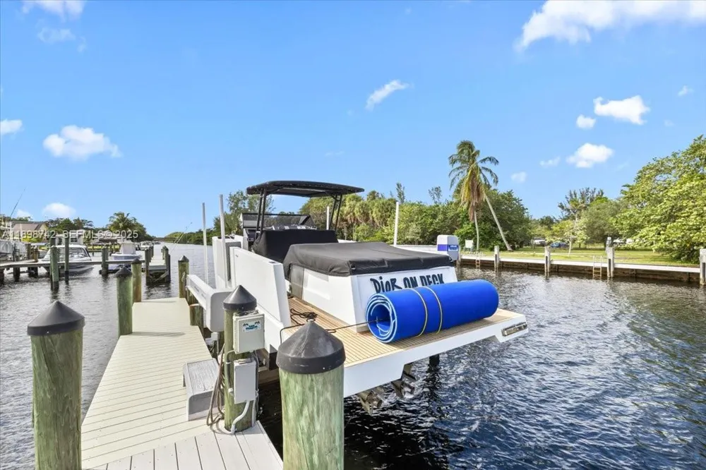 2726 Treasure Cove Cir Dania Beach, FL 33312