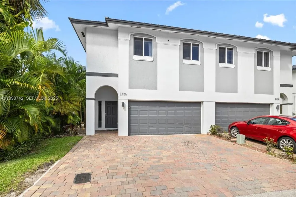 2726 Treasure Cove Cir Dania Beach, FL 33312