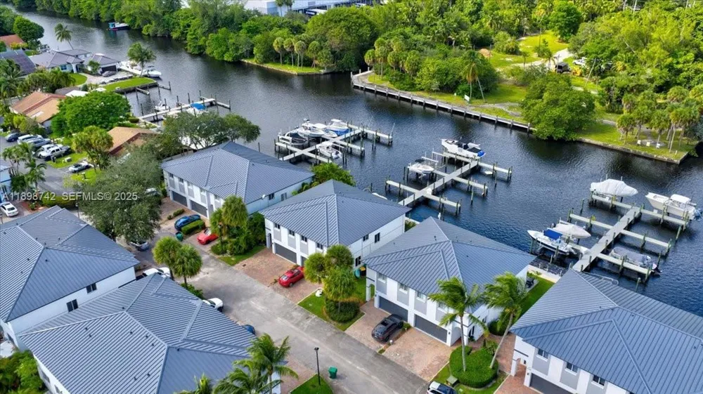 2726 Treasure Cove Cir Dania Beach, FL 33312