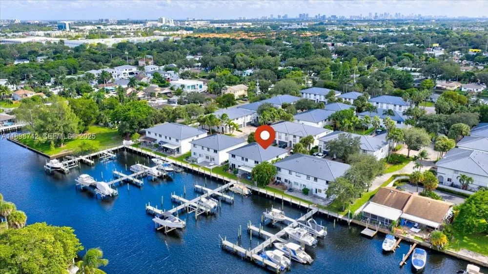 2726 Treasure Cove Cir Dania Beach, FL 33312