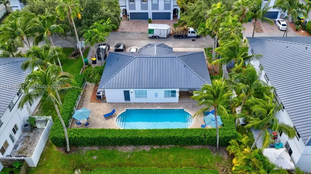 2726 Treasure Cove Cir Dania Beach, FL 33312