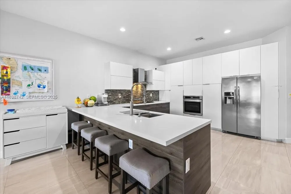 2726 Treasure Cove Cir Dania Beach, FL 33312