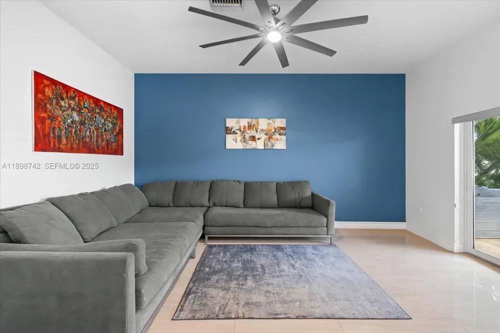 2726 Treasure Cove Cir Dania Beach, FL 33312