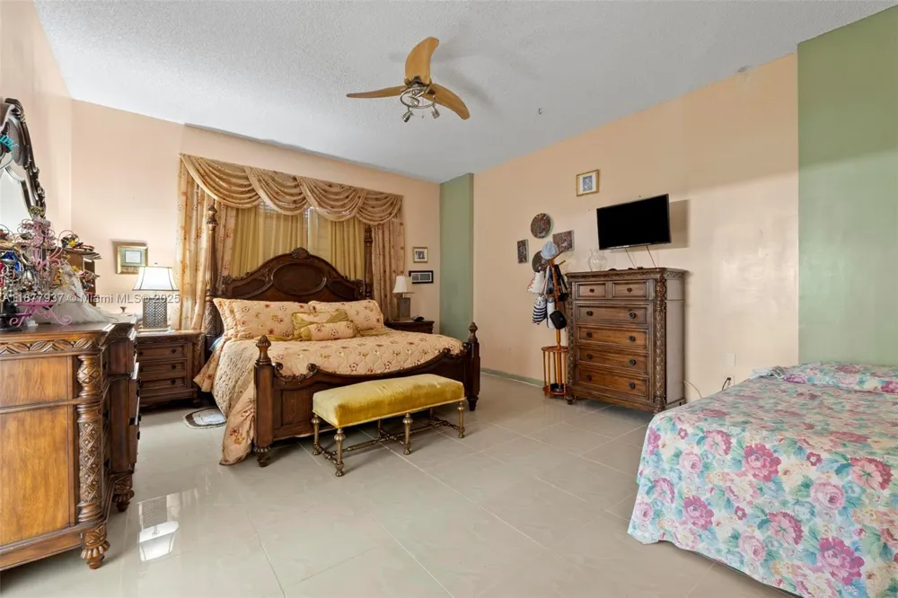 4957 SW 162nd Ave Miramar, FL 33027