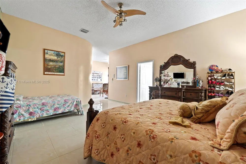 4957 SW 162nd Ave Miramar, FL 33027