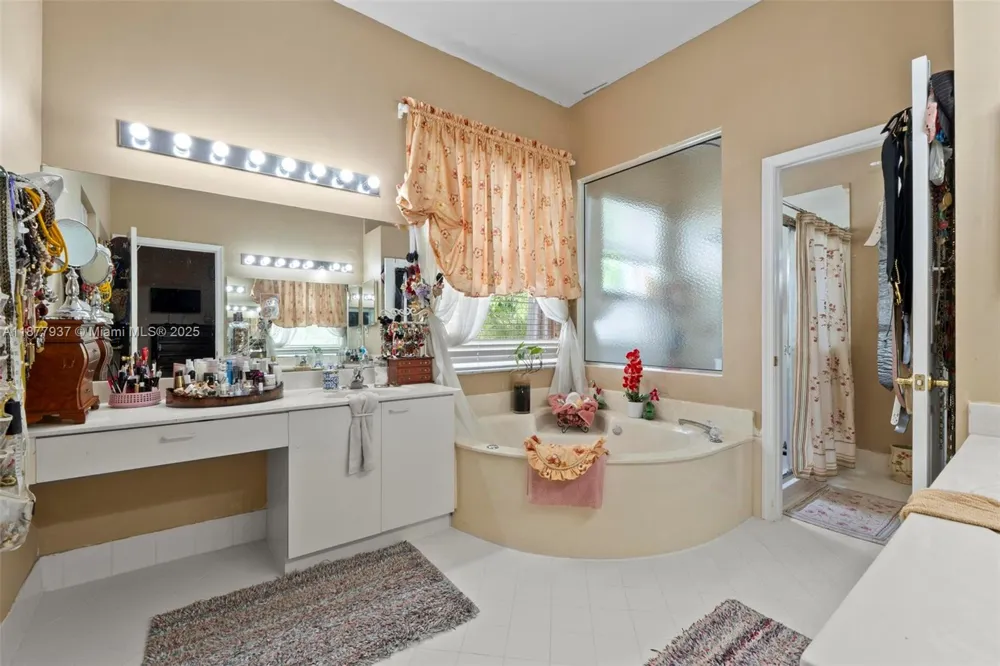 4957 SW 162nd Ave Miramar, FL 33027