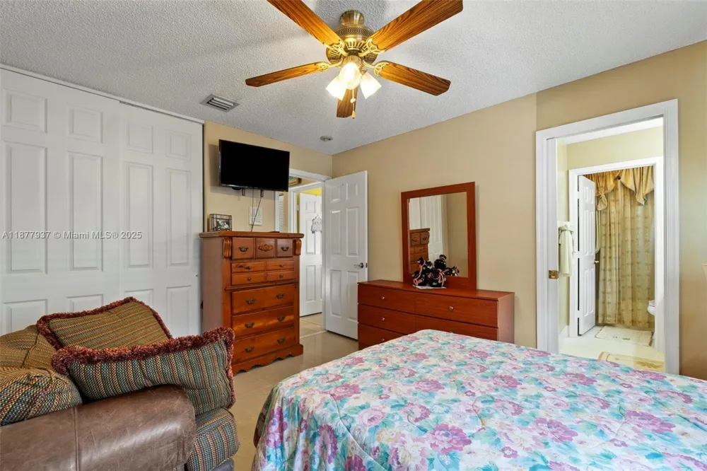 4957 SW 162nd Ave Miramar, FL 33027