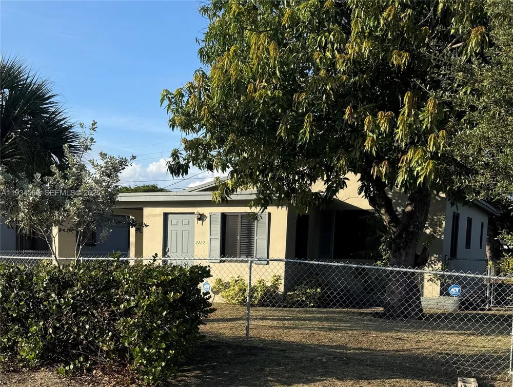2227 NW 9th Ct Fort Lauderdale, FL 33311