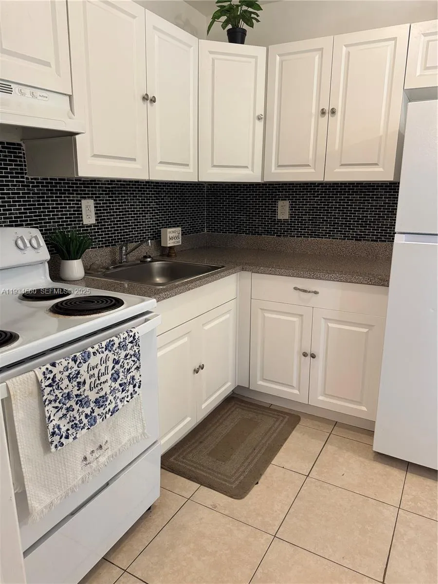 2227 NW 9th Ct Fort Lauderdale, FL 33311