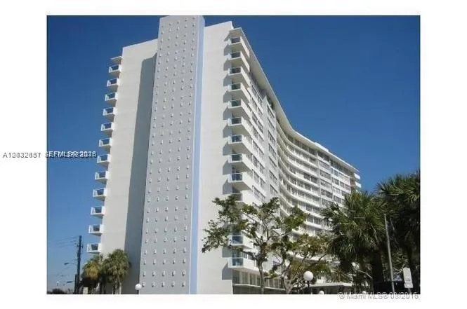 7441 Wayne Ave #2O Miami Beach, FL 33141