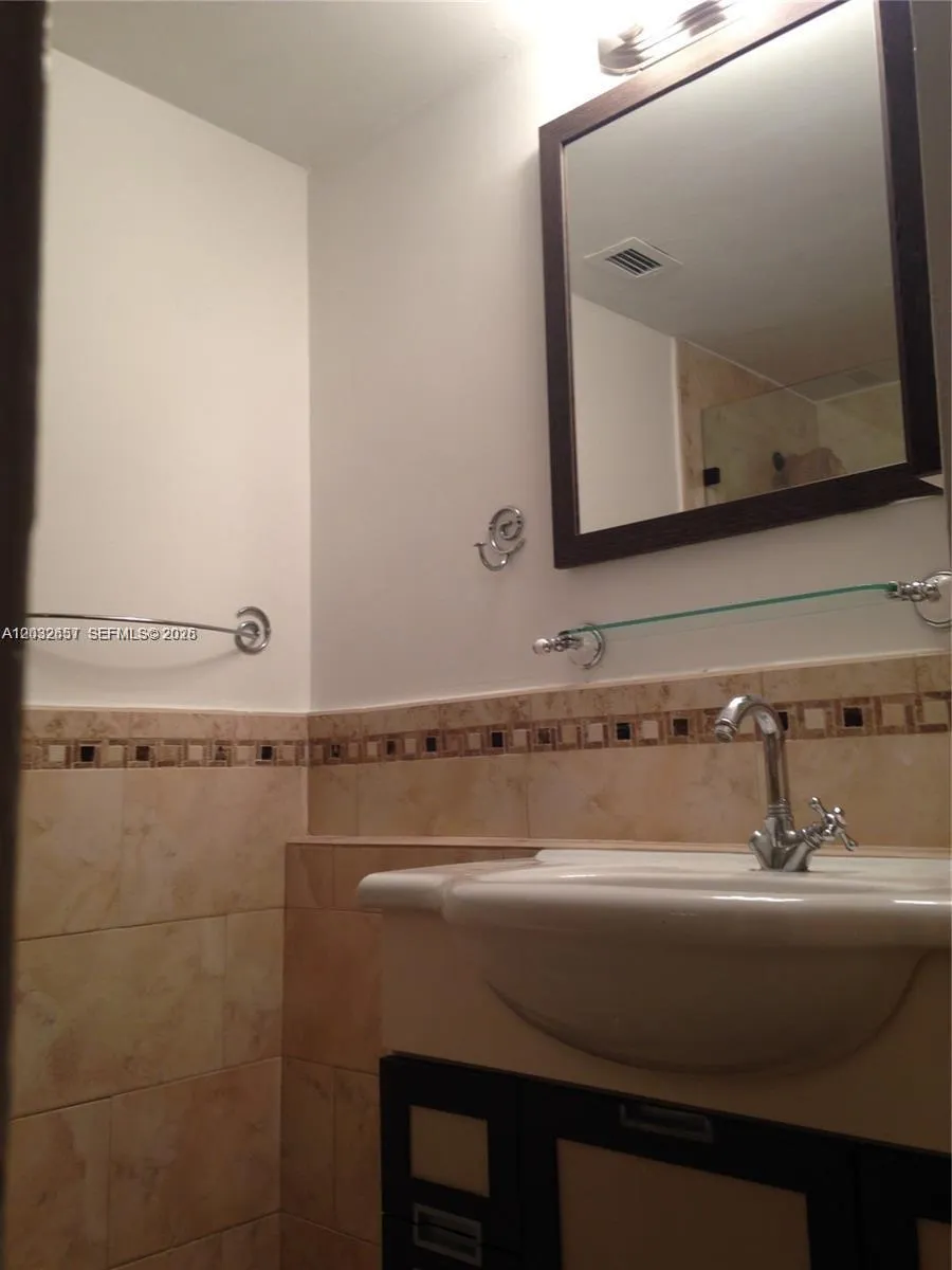7441 Wayne Ave #2O Miami Beach, FL 33141