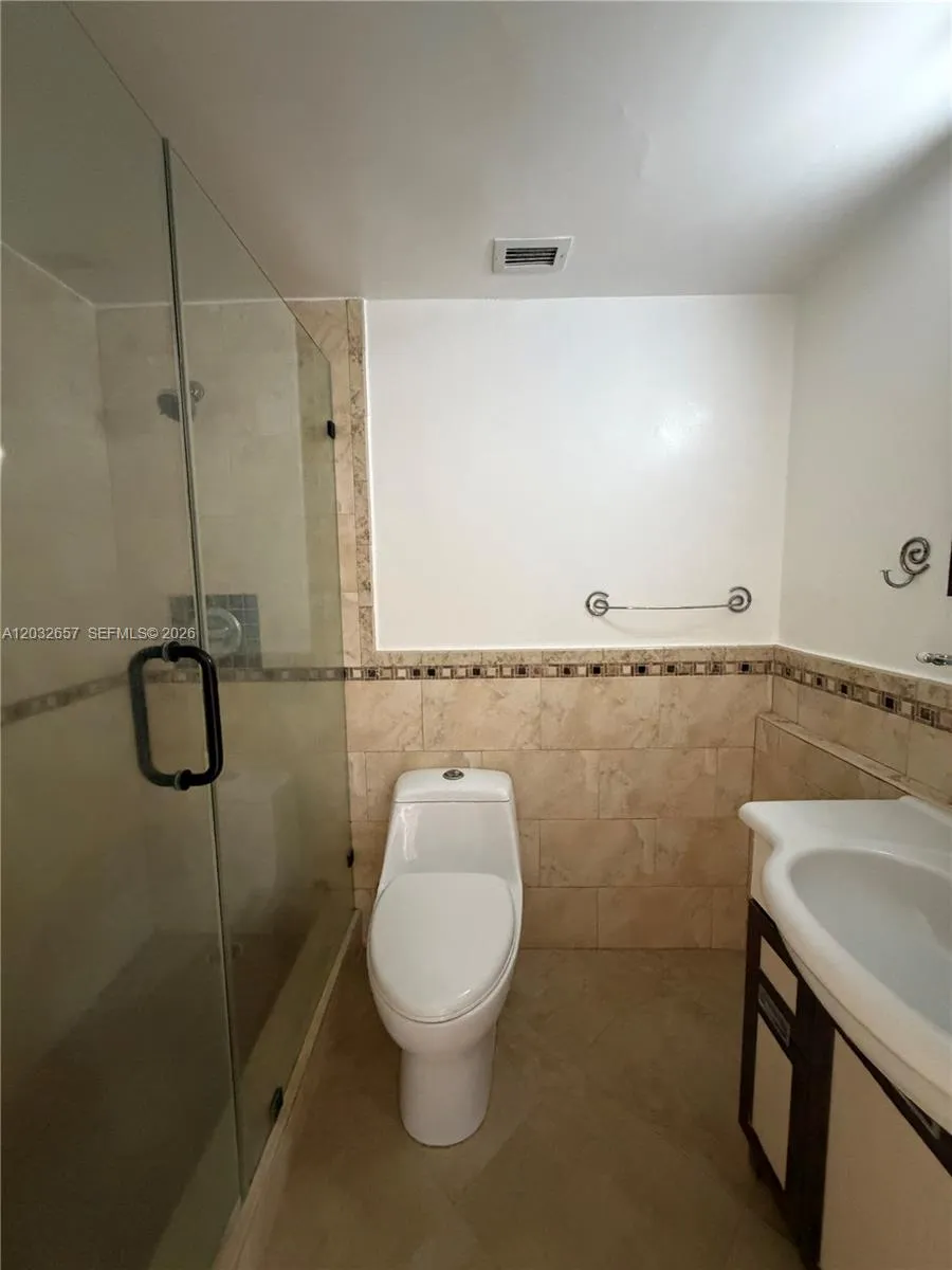 7441 Wayne Ave #2O Miami Beach, FL 33141