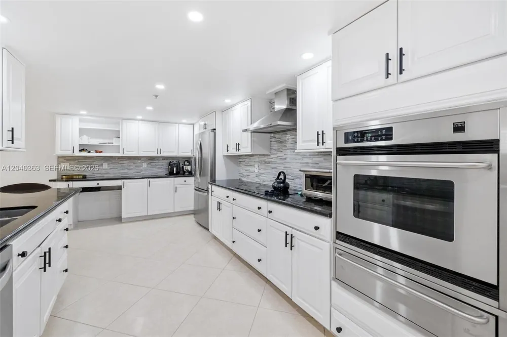 10175 Collins Ave #103 Bal Harbour, FL 33154